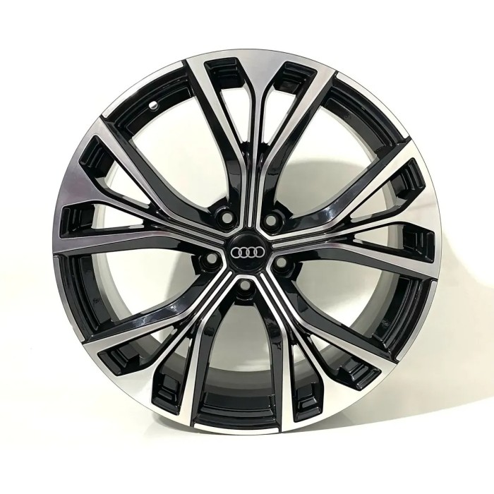Jogo de Rodas Q8 20X8 5X113 Preto